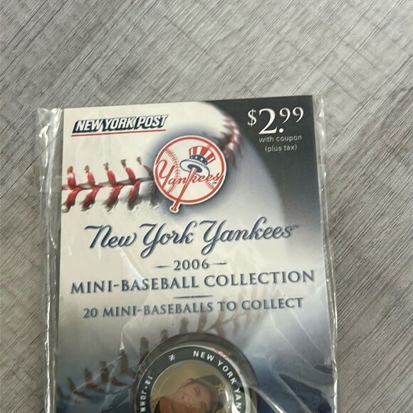 Johnny Damon New York Yankees 2006 Mini Baseball Collection - Picture 2 of 9